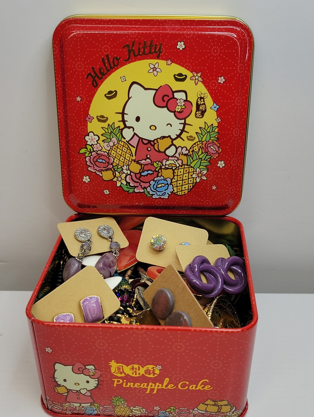 Hello Kitty Red Tin with Earrings